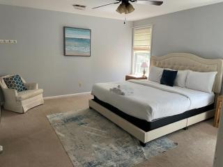 The Bright Brick Beauty Great Back Deck & Yard - Columbia - 3