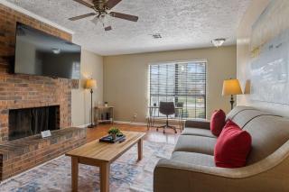 Minutes from Shopping & Dining- Montgomery Marvel - Mitylene - 0