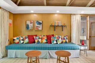 Midcentury Modern - Pool & Hot tub - Retro Retreat - 3