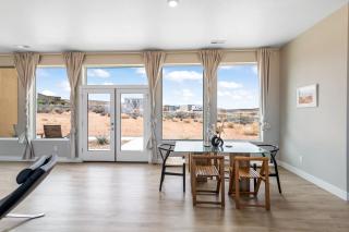 Page Arizona border town- Crimson Suite, Desert Canyon Getaway with views - Big Water - 5