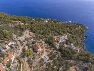 Holiday house with a swimming pool Sveta Nedilja, Hvar - 22136 - 8