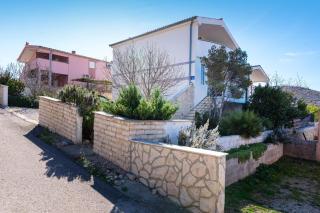Apartments with a parking space Rovanjska, Paklenica - 22989 - Jasenice - 0