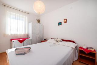 Apartments with a parking space Rovanjska, Paklenica - 22989 - Jasenice - 1