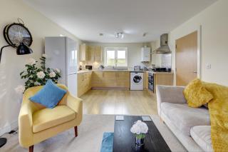 Modern Comfort, 2BR, Ensuite, Parking - Rugby - 6