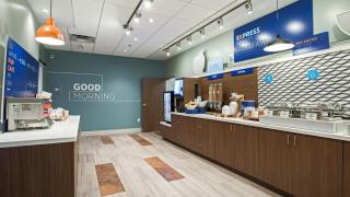 Holiday Inn Express & Suites Racine by IHG - Racine - 3