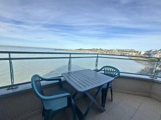 Appartement avec balcon, proche des plages et commerces - FR-1-361-89 - Granville - 3
