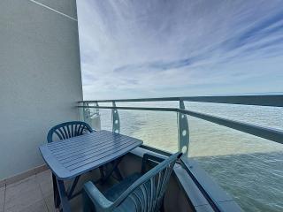 Appartement avec balcon, proche des plages et commerces - FR-1-361-89 - Granville - 1