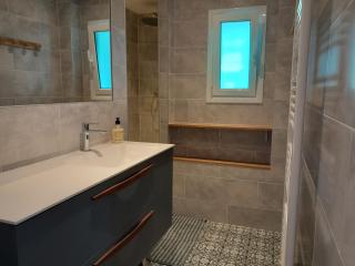 Spacieux T4 rénové à Hendaye, lumineux et calme, proche plage avec parking et WiFi. - FR-1-239-985 - Hendaya - 1