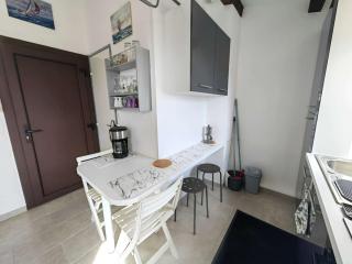 Studio mezzanine au cœur de la pinède, à 800m de la plage, 4 pers, parking privatif - FR-1-607-191 - 4