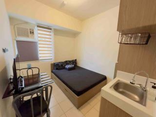 Urban Deca EDSA Staycation w/Unli Wi-Fi & Netflix - Manila - 4