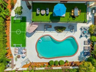 Luxury 8-BR Villa w Pool Soccer - 20 Guests - Largo - 9