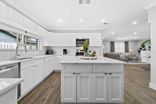 Peaceful 5BR -Waterway Views Private Heated Pool - Fort Lauderdale - 2