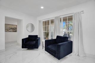 Waterfront Retreat: 7BR Villa with Pool Jacuzzi - Fort Lauderdale - 1