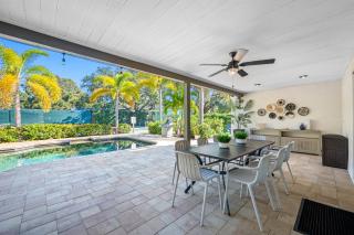 Court Haven Paradise: Your All-In-One Getaway - 4