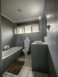 Mitchell Guesthouse - 8