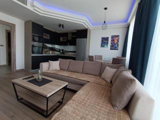 18th & 16h Floor Secure Luxury Condos With Pool & Fitness Included In Price - Skopje - 2