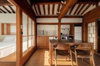 Luxury Hanok Heritage House - 9