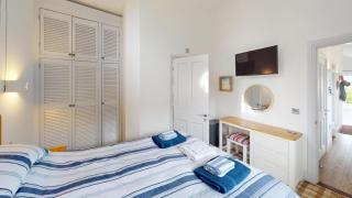 Salty Dog at The Bay Filey, sleeps 4, 2 dogs welcome for free too - 2