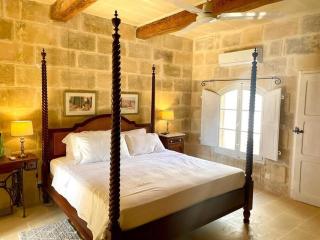 Unique Farmhouse-4 double bedroom, quiet w/views - San Katald - 3