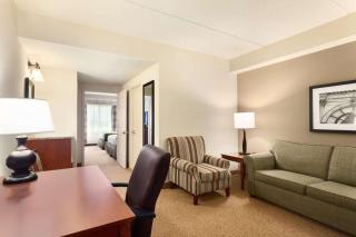 Country Inn & Suites by Radisson, Buffalo South I-90, NY - West Seneca - 1