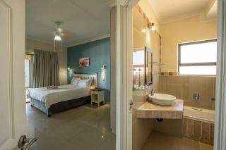 Saints View Resort Unit 26 - Uvongo Beach - 2
