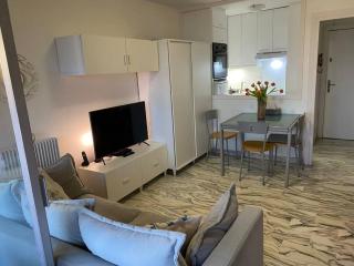 2 room flat with sea view, private parking, swimming pool, and AC - Cagnes-sur-Mer - 5