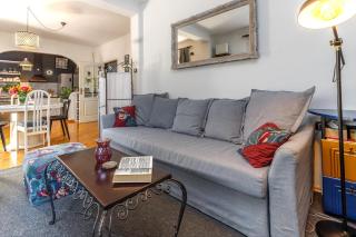 Cozy Home with Private Garden - Happy Rentals - 1