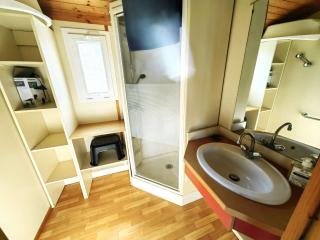 Chalet climatisé 6 pers., piscine chauffée, parking, terrasse teck, calme près plages et commerces - FR-1-607-59 - Agde - 2