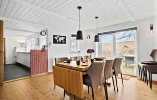 3 Bedroom Cozy Home In Løgstrup - 7