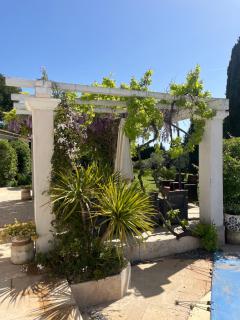 Ibis - villa avec piscine, jardin et parking - Arles - 1