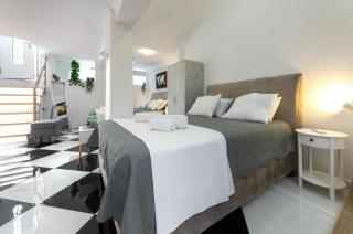 Kostas Plaka Square - 0