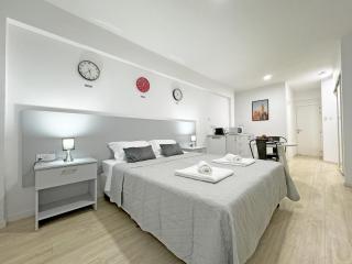 Palmbeach Larnaka Finikoudes - 1min to beach - 9