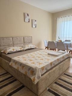 Sea & Gardenview Apartments - 4
