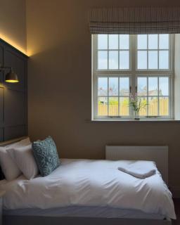 Exceptional Holiday Home 7 in Pickering with Hot Tub - 1