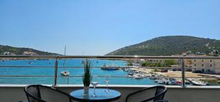 Beachfront Beauty - Vinišće - 9