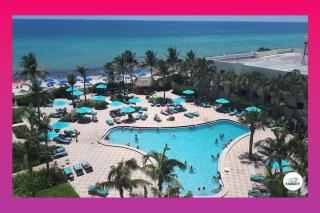 PROMO Komffy Penthouse w King Bed and Ocean view at Tides 16th floor - 0