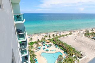 PROMO Komffy Penthouse w King Bed and Ocean view at Tides 16th floor - 9