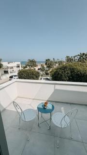 WAKE UP BY THE SEA FLATS - 1