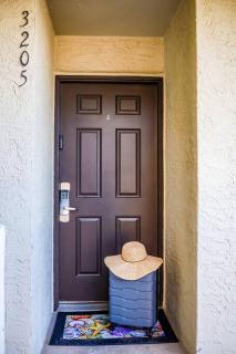 Oceanfront 1 Bedroom, Outdoor Pool w/Private Beach Access - Orange Beach - 6