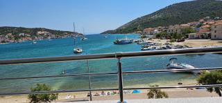 Beachfront Beauty - Vinišće - 4