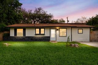 Cozy 3 bedroom with HOT TUB 2 min away from lackland - San Antonio - 9