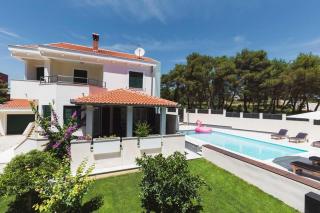 Luxury villa with a swimming pool Zadar - Diklo, Zadar - 22230 - 9