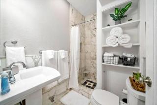Komffy Studio with King Bed - Hollywood - 1