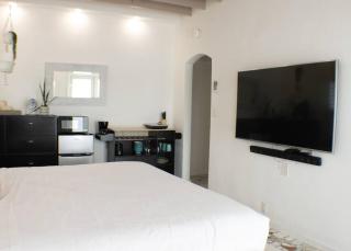 Komffy Studio with King Bed - Hollywood - 7