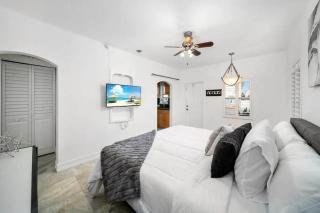 Komffy Waterside studio w/ King bed - Hollywood - 7
