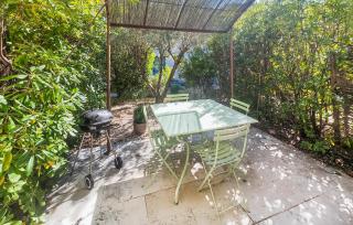 2 Bedroom Cozy Home In Saint-Laurent-De-La-Ca - 9