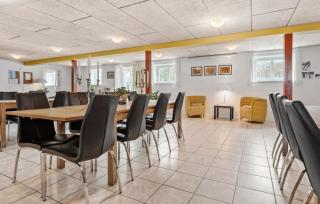11 Bedroom Pet Friendly Home In Rønde - Rønde - 1