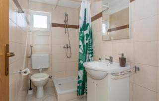 Amazing Apartment In Banjol With Wifi - Banjol - 8