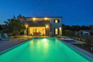Ferienhaus mit Privatpool für 8 Personen ca 200 qm in Medulin, Istrien Südküste von Istrien - Medulin - 9