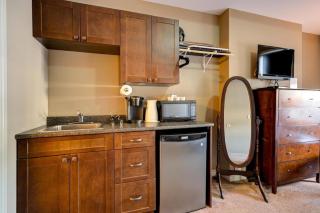 The Avonlea Inn - Stratford - 7